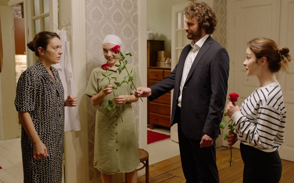 Юбка астындағы жасырын камера Бейне чаттар