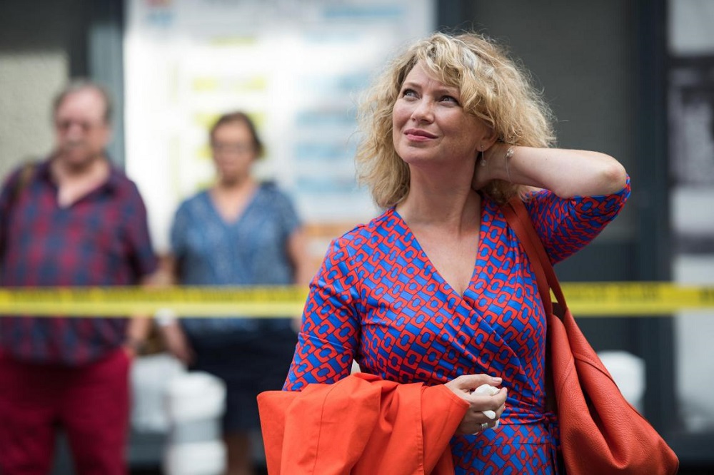 Аңырап тұрған минет