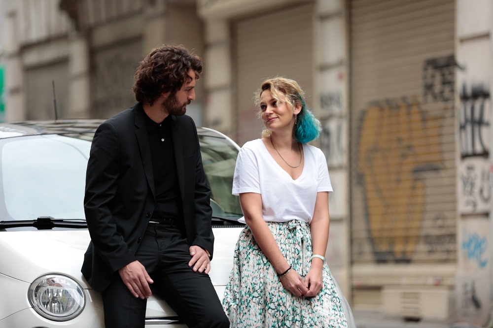 Әйел үстемдігі би-секс бейне